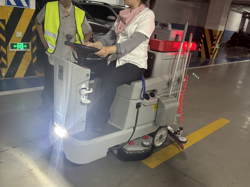 automatic ride-on scrubber machine