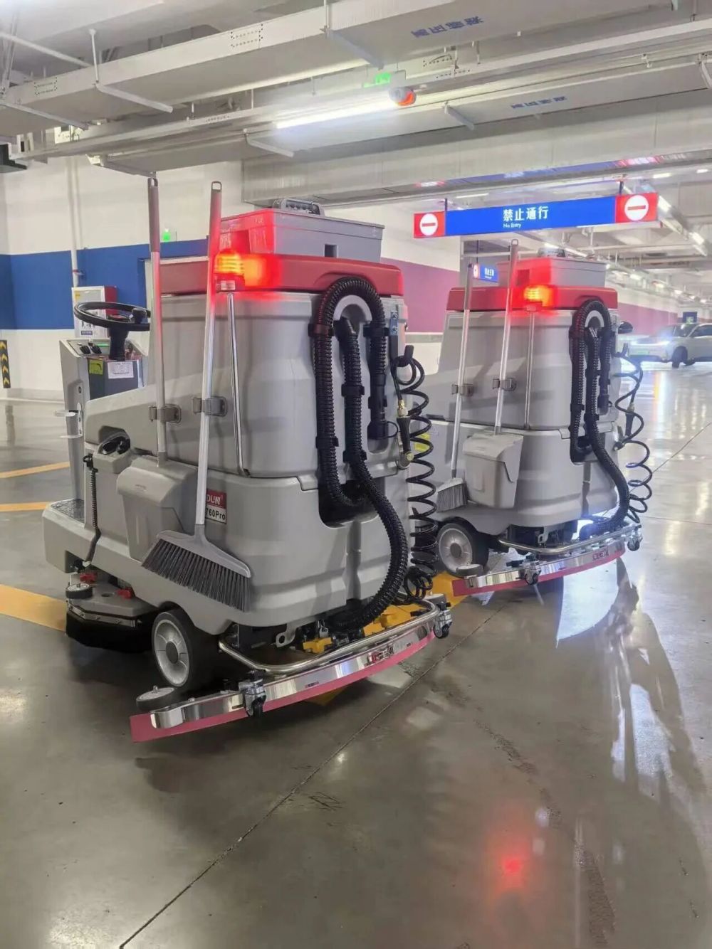 floor scrubber supplier